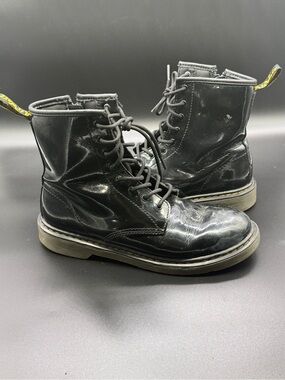 Dr. Martens 1460 Patent Leather High Top Boots Women's 6 Black Lace Up Fit